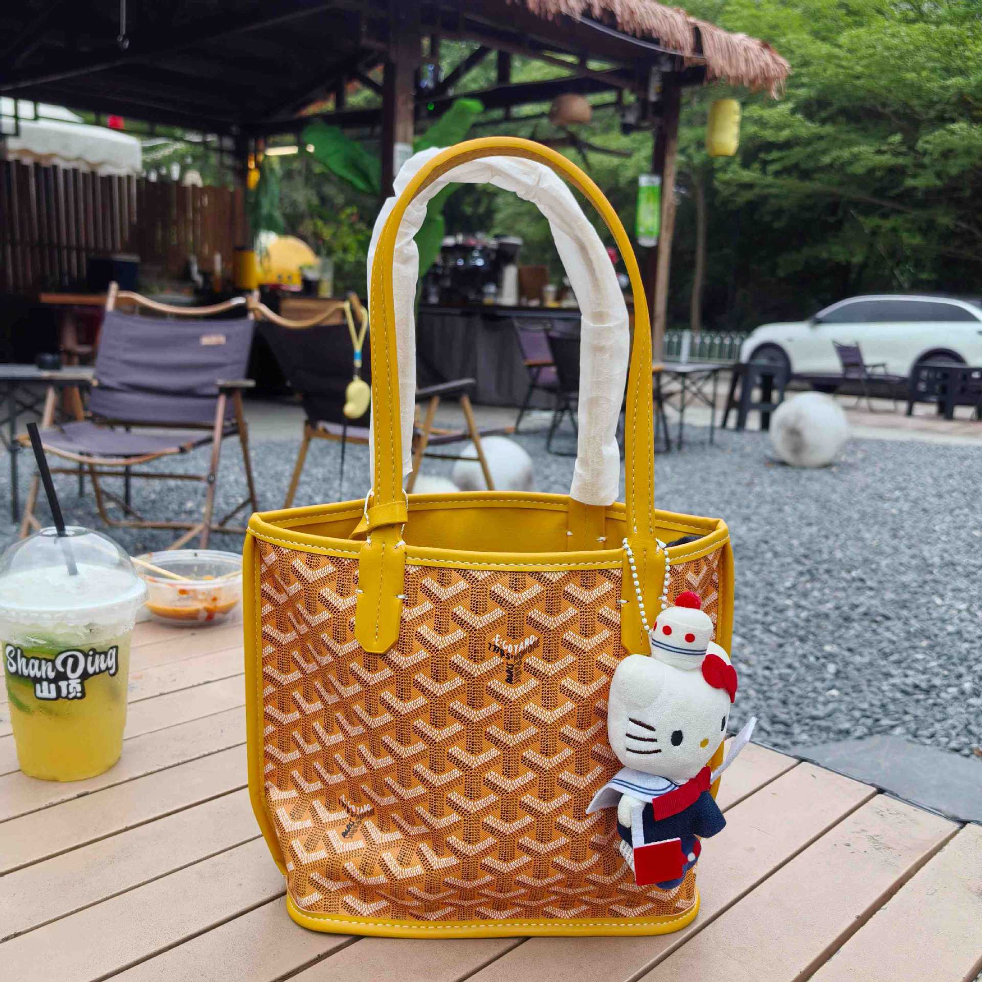 노란색