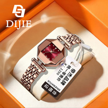 �p���ֱ�r�о���Ů�W���n��ٴ��䓎�Ůʿ����ߙnʯӢ�g��