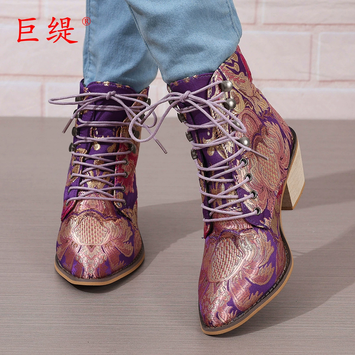 Гигантские спот 2025 новые спотовые осенние и зимние женские туфли wish Amazon Независимая станция с вышивкой на каблуках Женские короткие сапоги