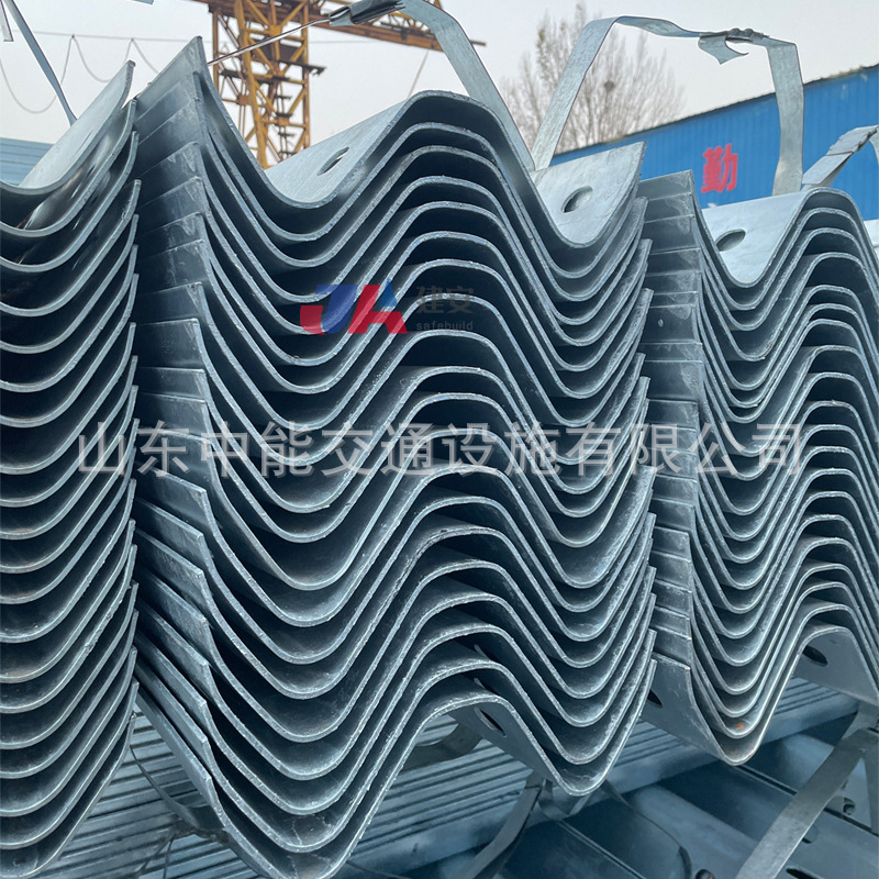 高速公路两波护栏板 国道乡道河道弯道护栏板 乡村道路热镀锌护栏