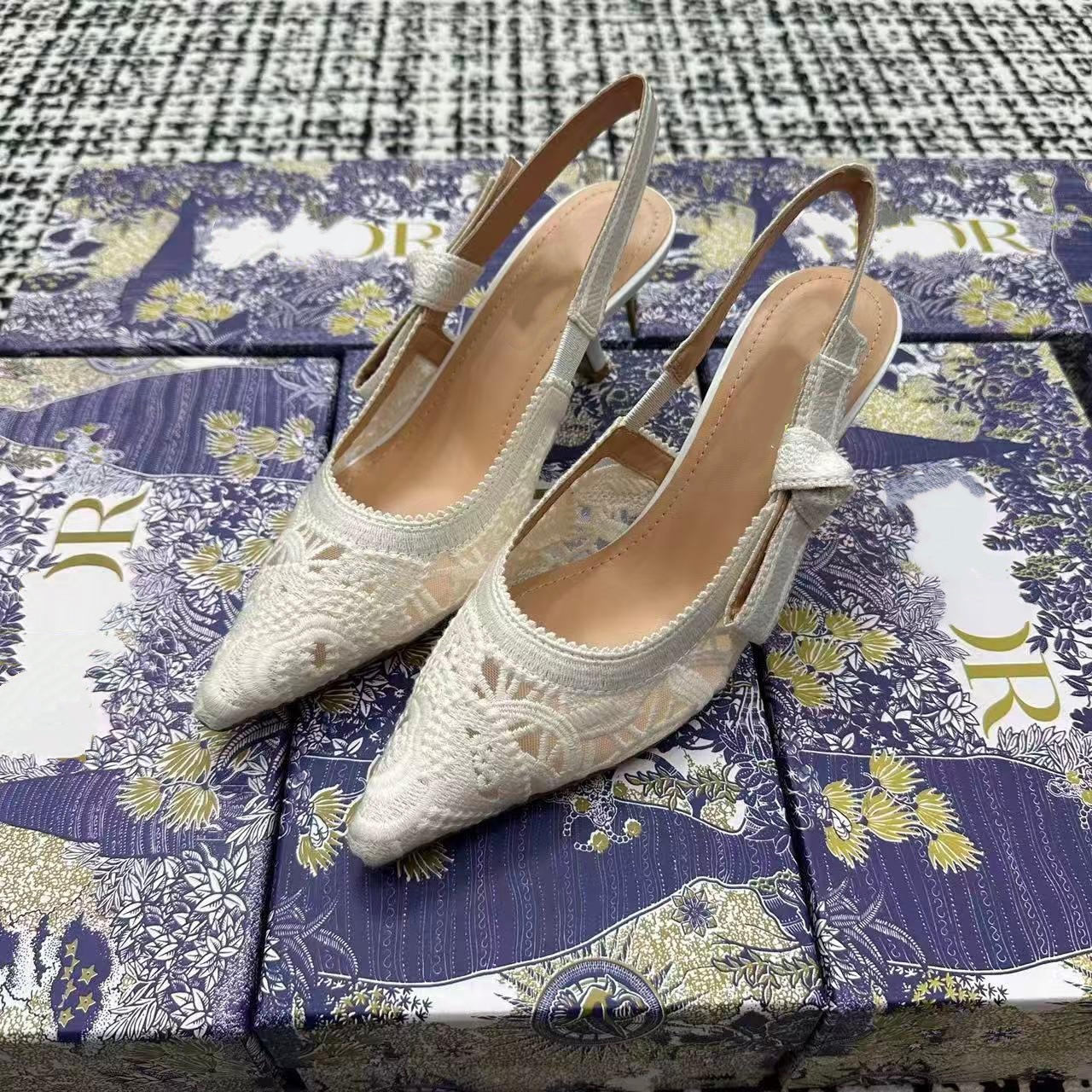 High-End~Cross-Border Top Quality Cat-Heel For Women D New Model Embroidered Knit Backless Closed-Toe Shallow Sandals With Butterfly_vogvips.com