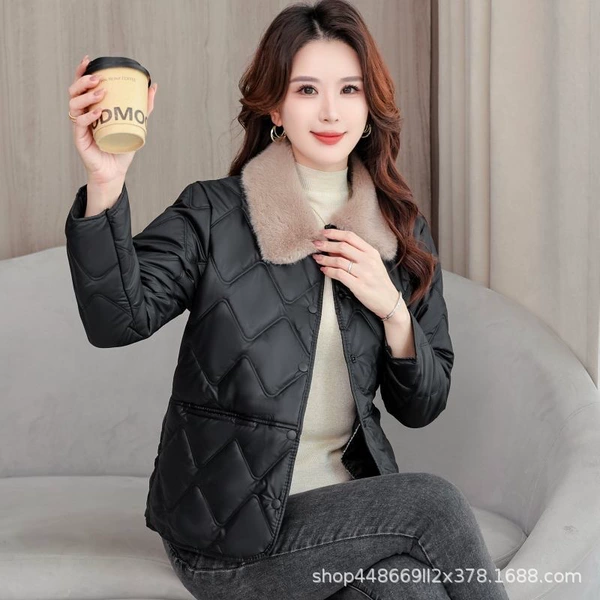 Black/fur collar coat