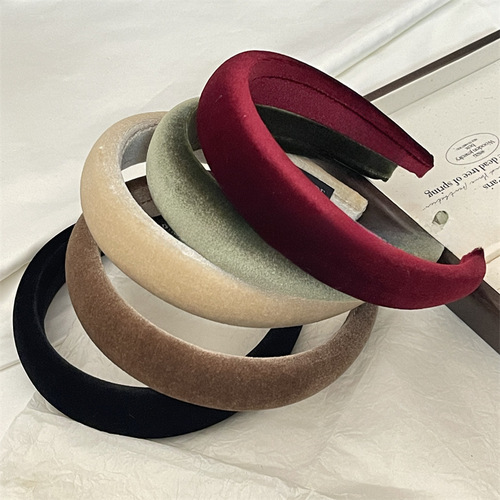 Autumn and winter retro simple gold velvet sponge headband versatile internet celebrity high skull outside departure card temperament headband hair accessories