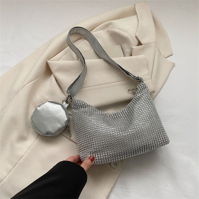 Bolso de mujer de diamantes de imitación texturizado de moda 2023 Verano nuevo bolso pequeño cuadrado Personalidad incrustada en diamantes ins bolso de hombro portátil casual