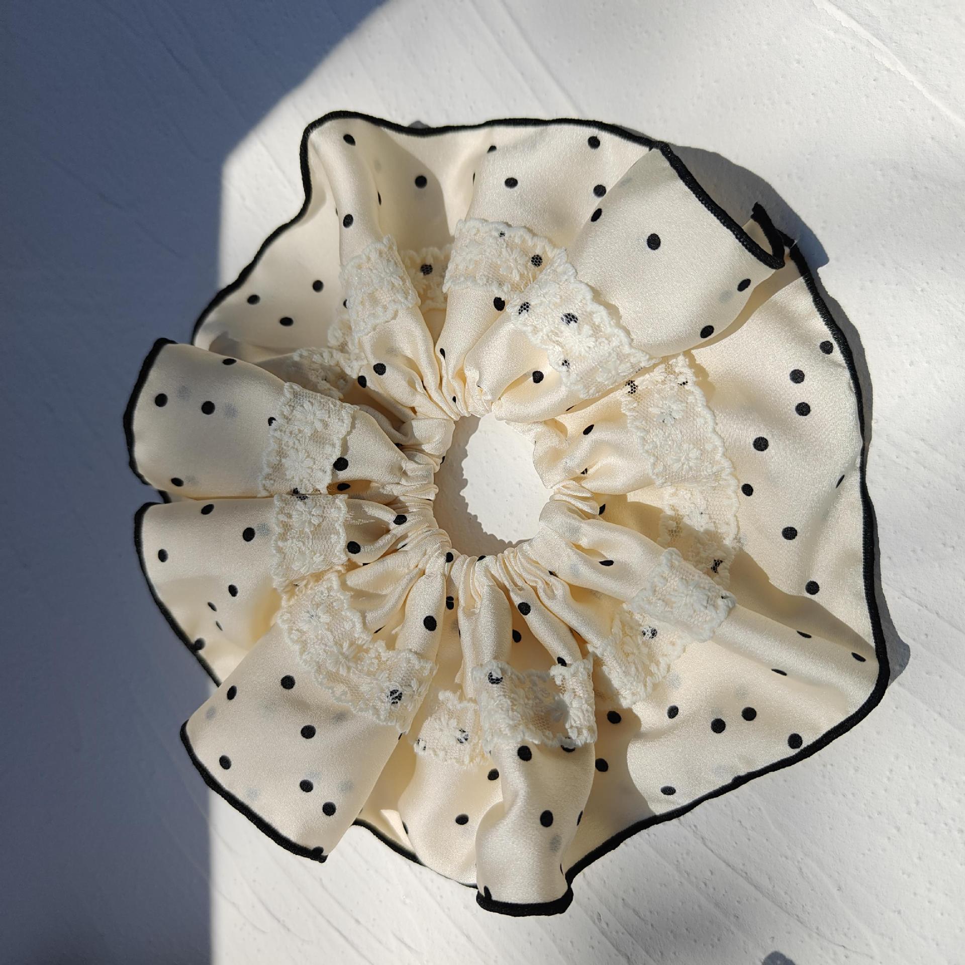 Sanfter Satin Scrunchie Mit Punkten Elegantes Elastisches Haargummi_voghion.com