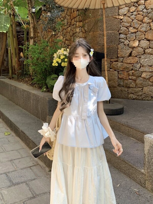 Bow-Knot Lace Puff-Sleeve Shirt for Women, a Summer Design with Pleated Straps, a Particularly Exquisite and Beautiful Top