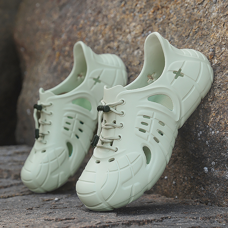 En nombre de los nuevos zapatos de vadeo deportivos de moda, zapatos con agujeros antideslizantes al aire libre de verano, sandalias Baotou ligeras de suela suave para hombres