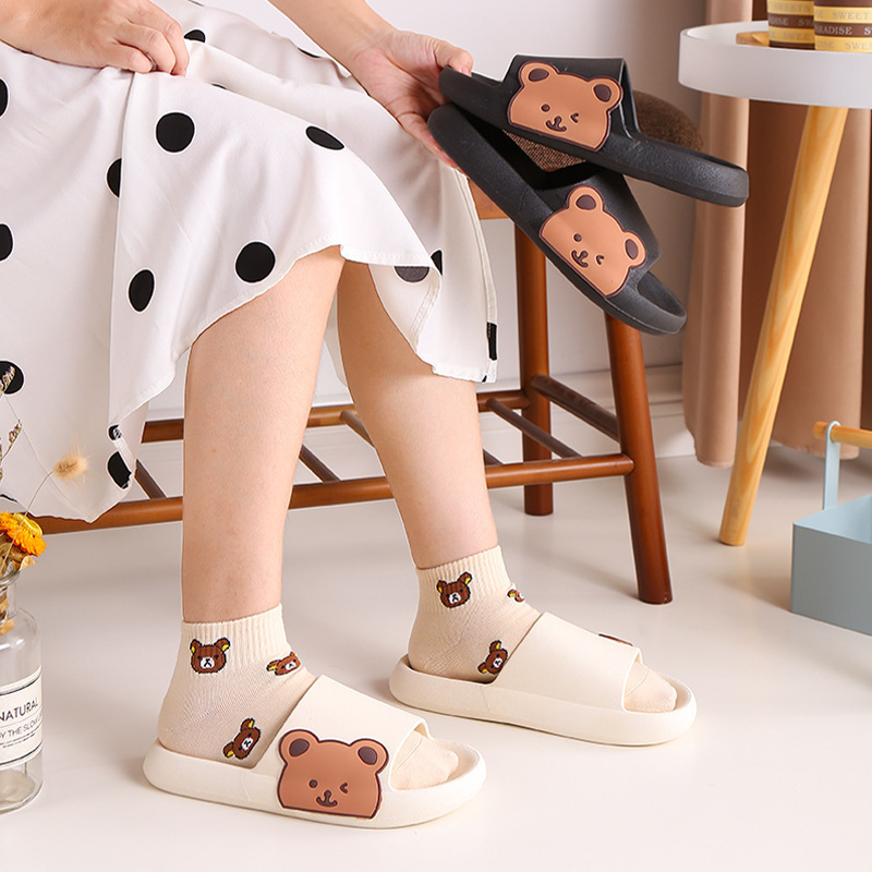 Zapatillas frías para hombres y mujeres, pareja de verano, zapatillas antideslizantes para el hogar interior, lindas zapatillas de oso image 4