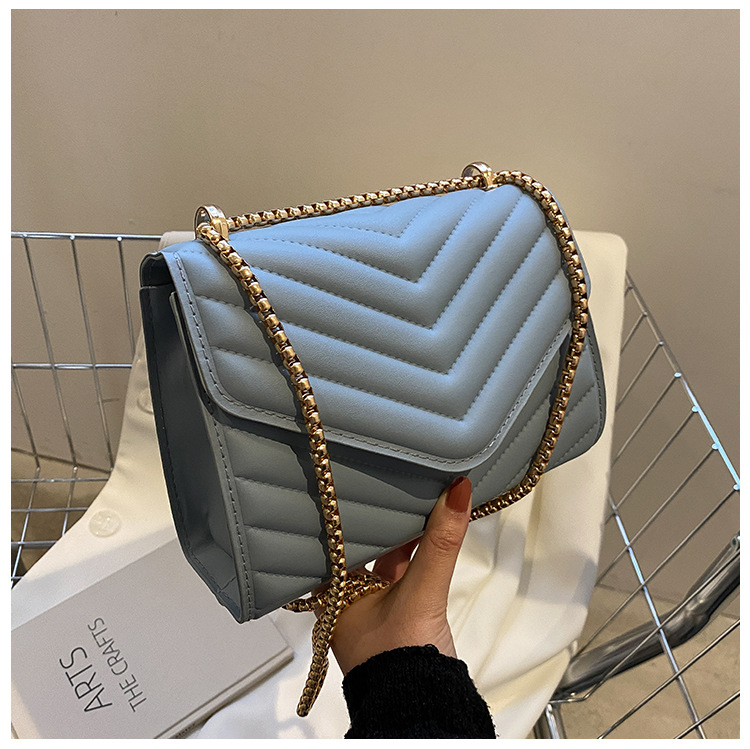 Women's Medium Pu Leather Stripe Solid Color Fashion Square Magnetic Buckle Shoulder Bag display picture 6