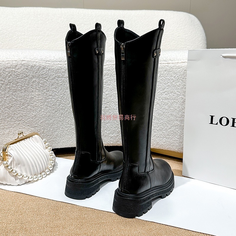 大码长筒靴女秋冬胖mm粗腿厚底加宽筒显瘦不过膝V口高筒骑士靴子