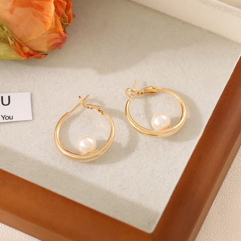 Pearl Minimalist Ear Clips For Women Personalized Light Luxury_voghion.com