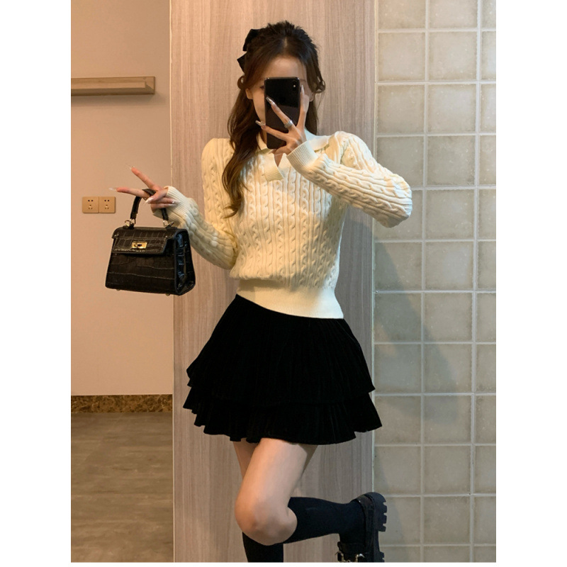 Suéter de cuello polo de otoño de mujeres nuevos productos cortos de mangas largas con cuello en V blanco camisa de punto superior image 6