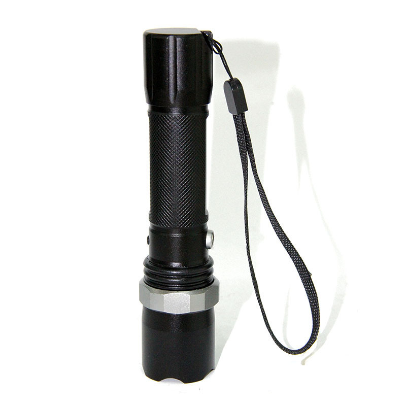 Strong light flashlight aluminum alloy three-gear zoom led charging flashlight household lighting outdoor long-range security flashlight