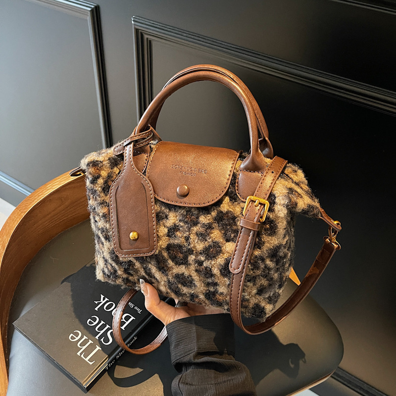 Bolso de mano con estampado de leopardo de moda retro de comercio exterior para mujer otoño e invierno nuevo diseño de nicho bolso de mensajero de gran capacidad bolso de hombro