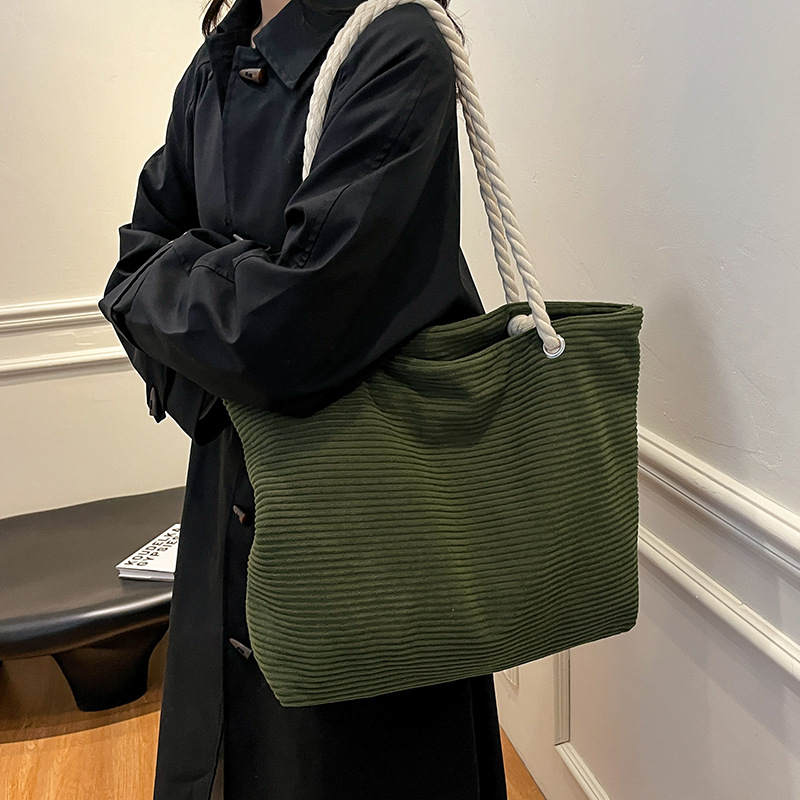 Bolso Tote de pana para mujer 2024 nuevo invierno popular casual bolso de hombro de todo fósforo bolso de axila de viaje de gran capacidad