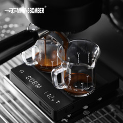 爆撃機の小さいルービックキューブの電子はかりの2.0イタリア式の手は専門のコーヒーはかりのコーヒー豆を量って時間を量って充電することができます。