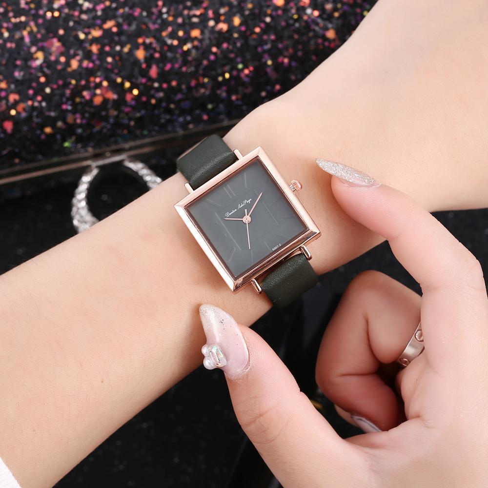 Montre Élégante pour Femmes - Violet