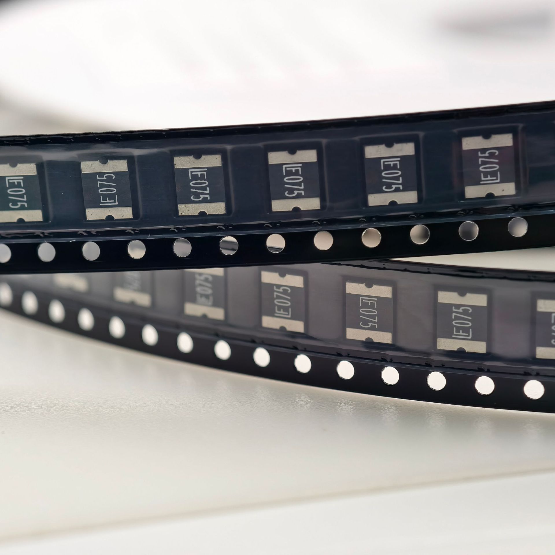 2016L075/60MR，Littelfuse自恢复保险丝PTC SMD2016  750MA 60V