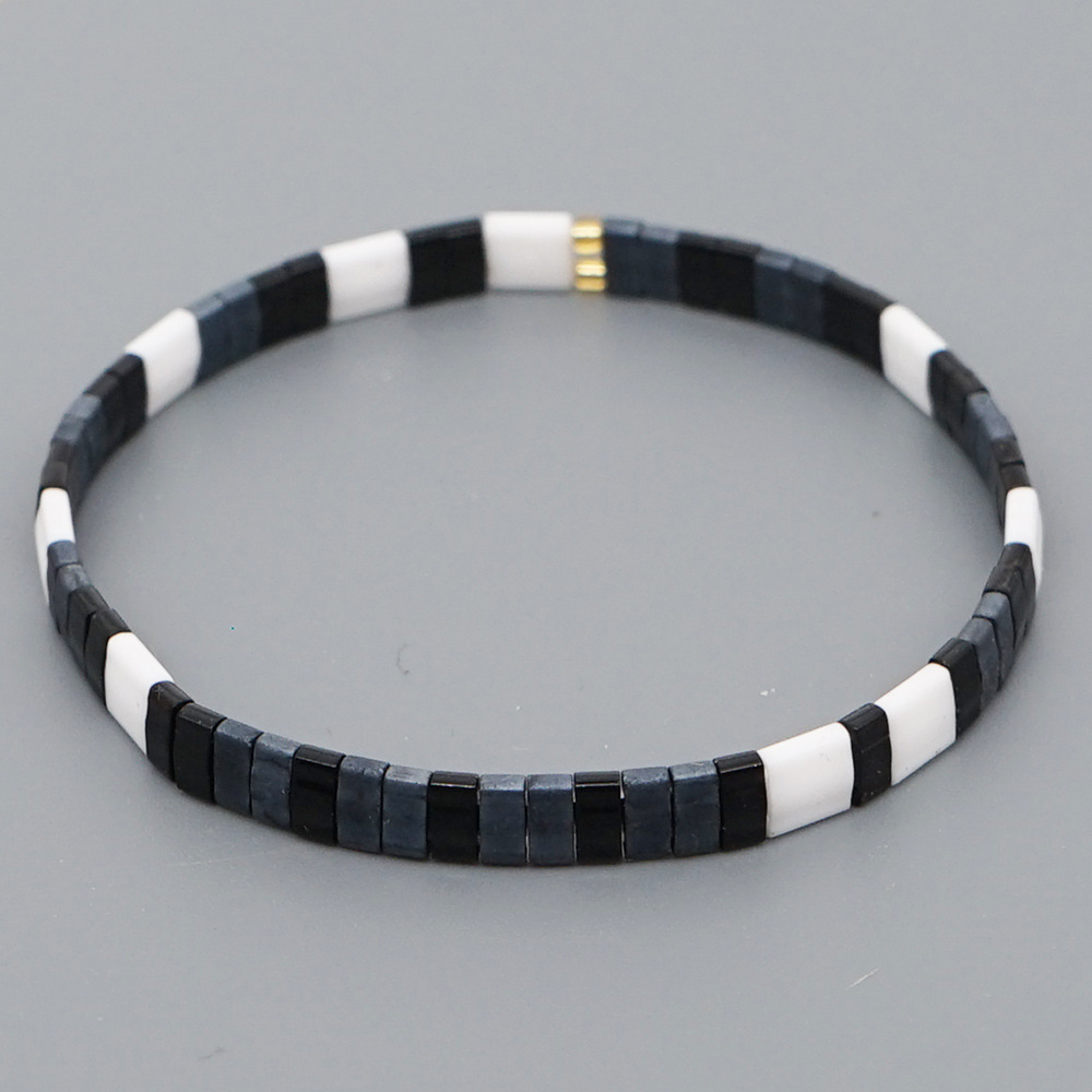 1 Piece Casual Geometric Glass Bead Knitting Women's Bracelets display picture 8