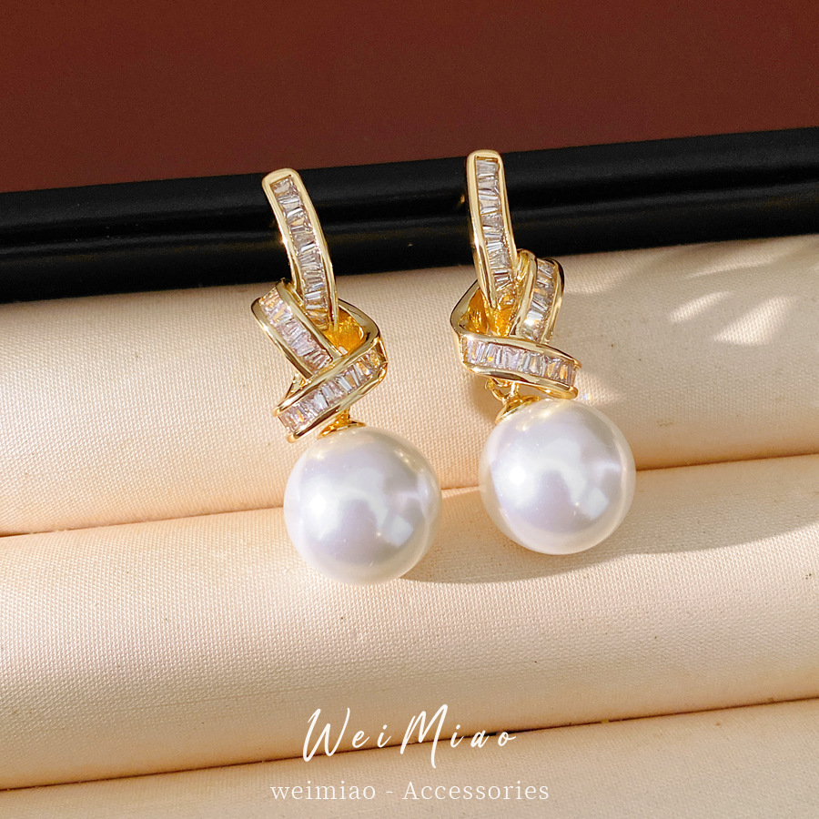 Agujas de plata de piedra de plegado flores perlas pendientes coreanos temperamento de moda ligero lujo alta sensación auriculares al por mayor image 4