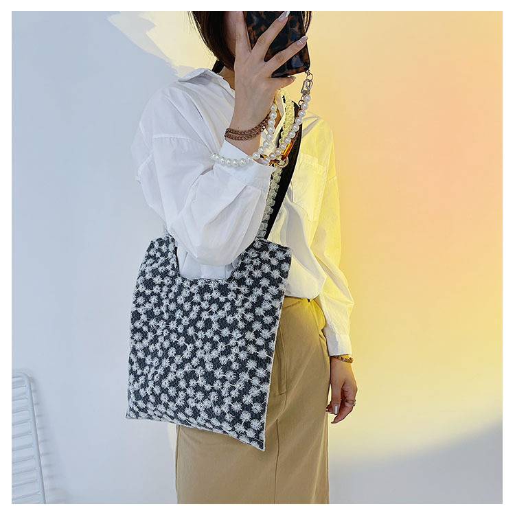 Streetwear Color Block Embroidery Square Open Tote Bag display picture 2