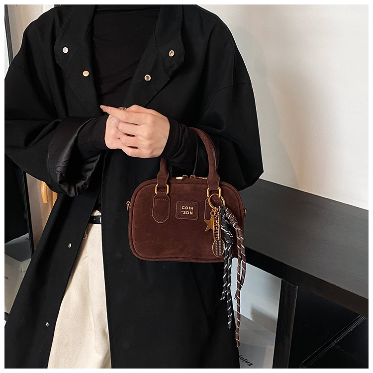 Transfronterizo texturas esmeriladas bolsas de terciopelo mujeres otoño y invierno 2024 nuevo bolso de mano nicho bolso de mujer diario versátil