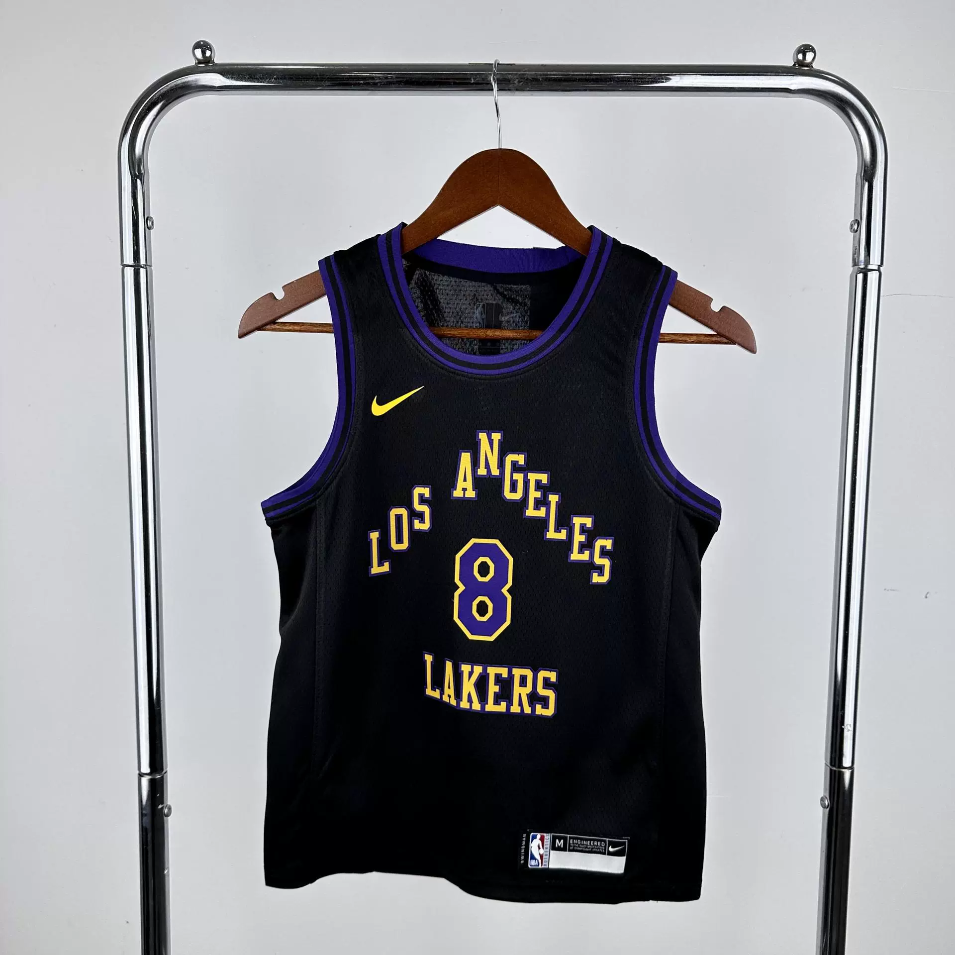 Детская и молодежная одежда. Футболка НБА Lakers Snake Pattern № 77 Дончич № 8 24 Коби № 6 23 Джеймс