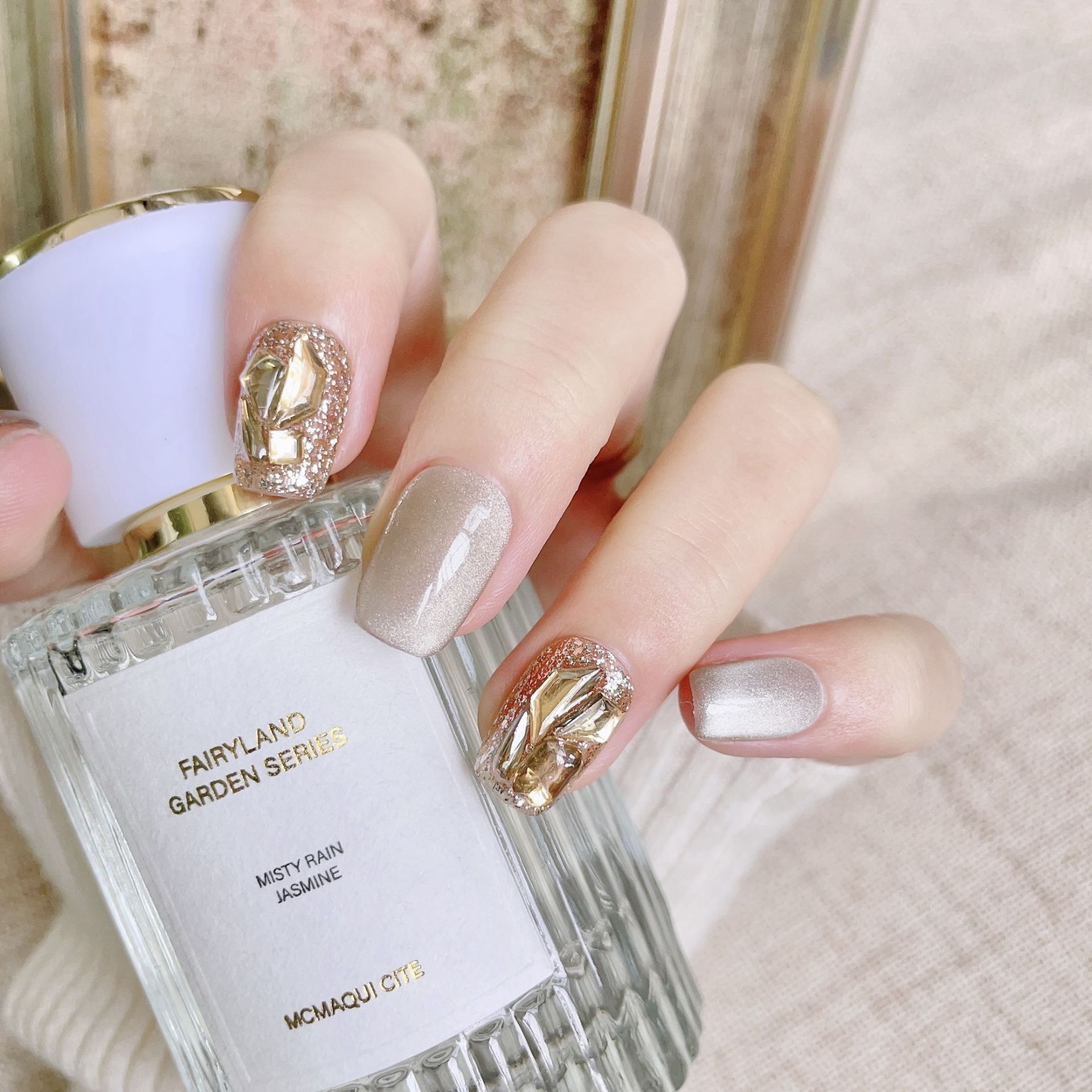 人间烟火美甲片纯手工光疗穿戴甲成品批发晶石猫眼爆闪满钻可拆卸