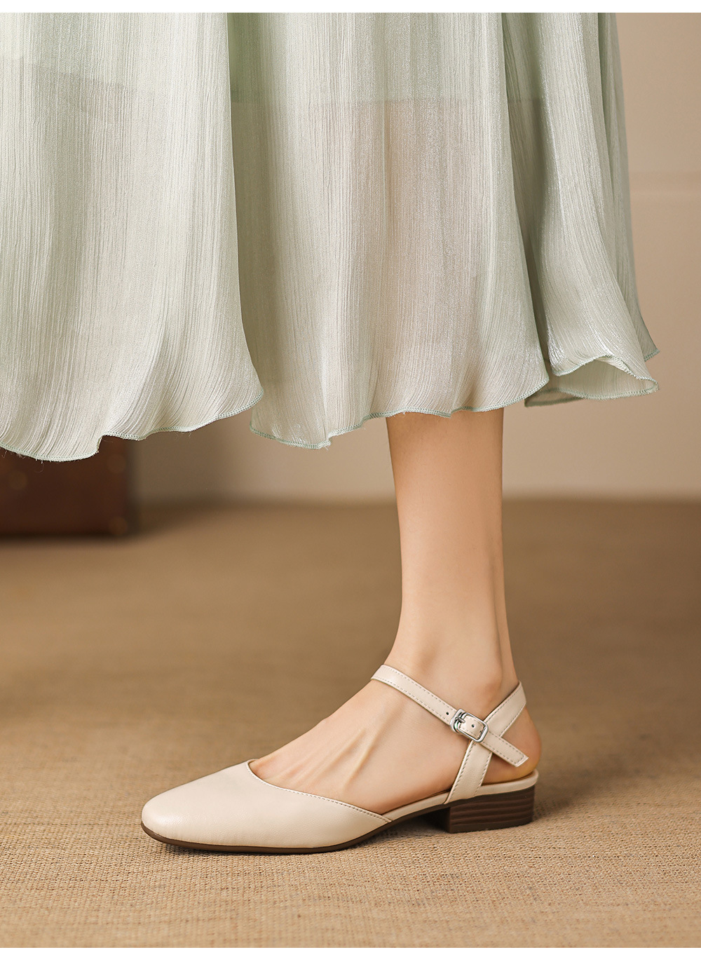 Sandal nữ quai chữ V bít mũi đế bệt phong cách đơn giản — đen chi tiết 2