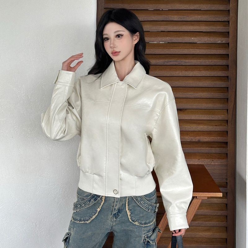 Short Jacket for Women with Unique Design, Detachable Fur Collar, Oil Wax Leather, Casual Versatile Biker Jacket, Winter