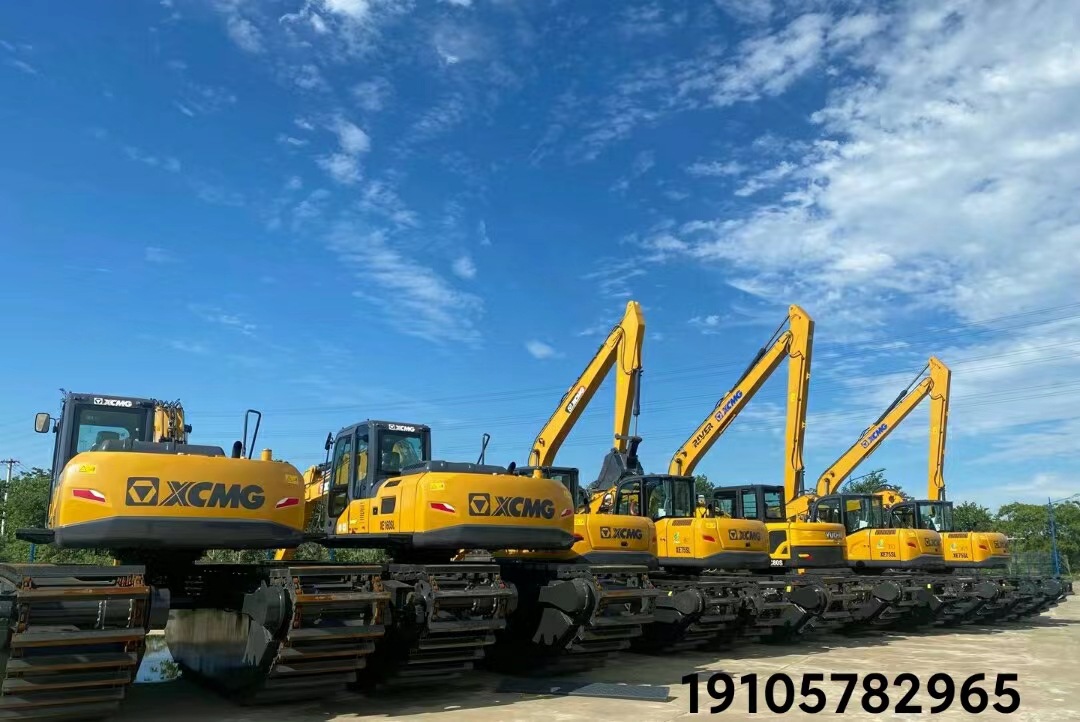 水陆两用挖掘机