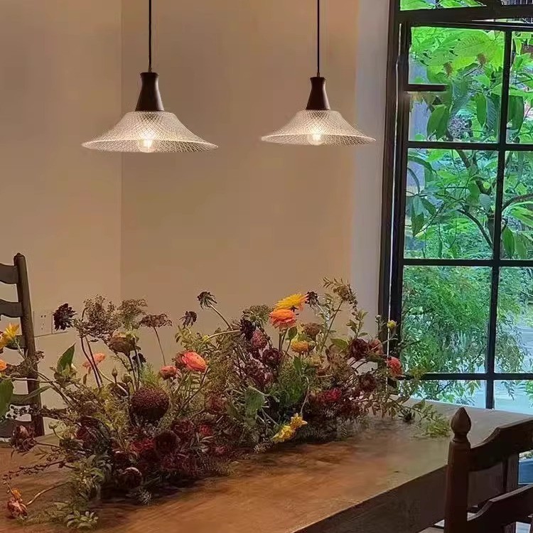 Lámpara de restaurante medieval francesa de tres cabezas de café mesa de comedor lámpara de bar estilo retro americano sensación de lámparas de vidrio