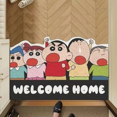 アニメのしんちゃんはかわいいです。家に入るドアのマットは泥をこすります。