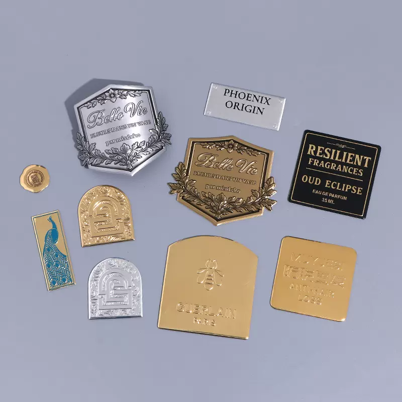 五金冲压玻璃瓶香水标复古铭牌商标LOGO立体折弯酒标香水瓶铭牌贴