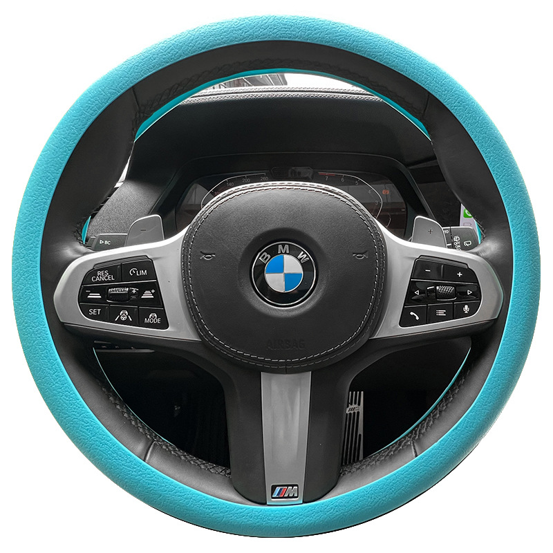 Cubierta del volante de silicona del coche hombres y mujeres de moda de verano cubierta de la manija antideslizante absorbente de sudor universal Four Seasons delgada suave