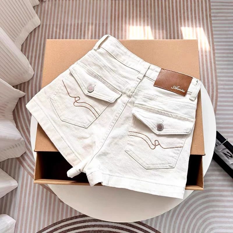 Off-white embroidered back-pocket low-rise hip-lifting straight denim shorts for women, slimming elastic hip-hugging hot pants A-line shorts