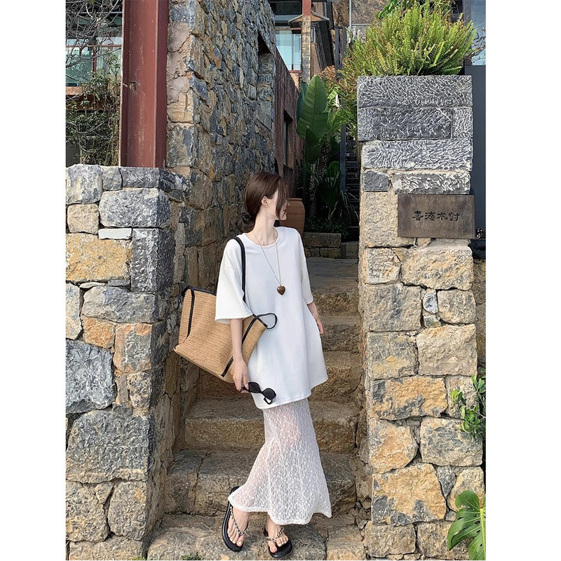レースステッチ偽ツーピース白半袖Tシャツドレス女性の夏のデザインニッチ怠惰な休暇スタイルのロングスカート|undefined