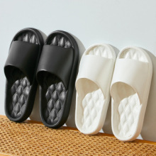 厂家批发2024新款踩屎感拖鞋男士夏季外穿家居防滑家用凉拖男摆摊