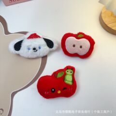 かわいいぬいぐるみの赤いリンゴの漫画のアイデアの人形の小さい人形のペンダントのブローチのdiyのアクセサリのアクセサリのアクセサリの卸売り