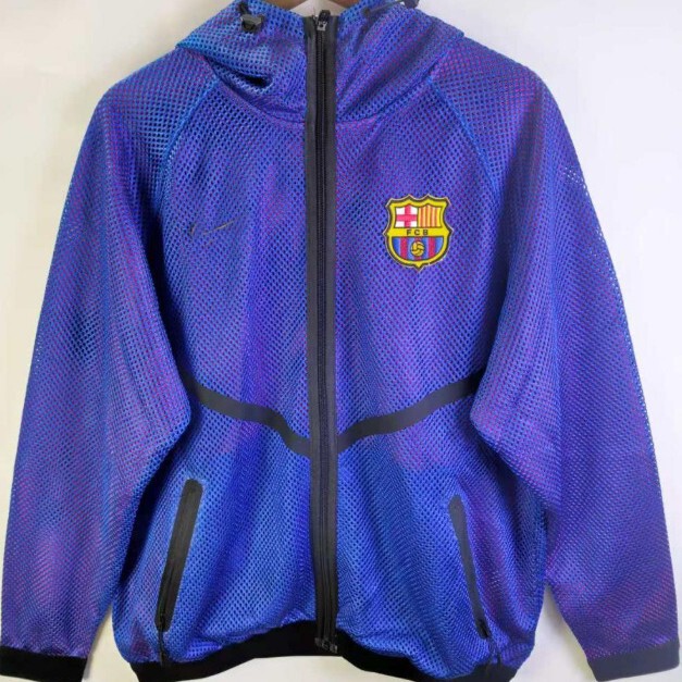 New soccer jersey with hooded outerwear, Barcelona spring/autumn mesh breathable soccer training uniform, direct from the manufacturer
