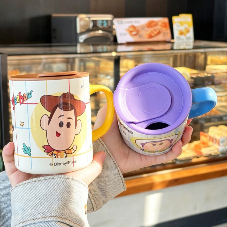 Toy Story Strawberry Bear Taza de acero inoxidable caricatura de alto valor con tapa taza de escritorio de oficina taza
