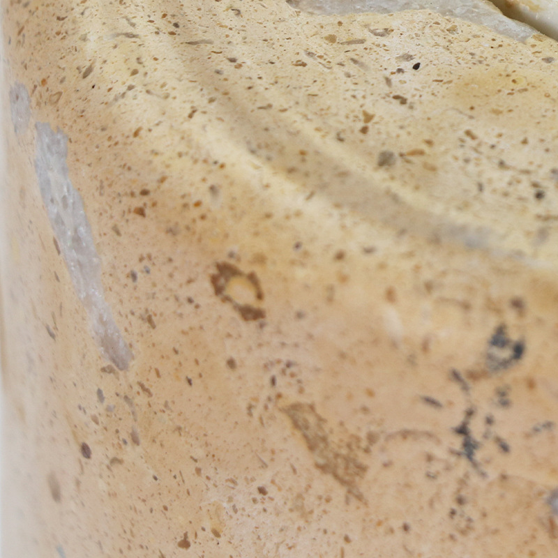 ����ֱ����Լ��ŷ�����鷿���Ҵ�ͷСҹ�ƴ���ʯ��װ���Ķ�С̨��