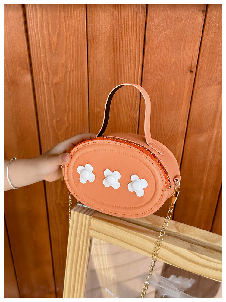 Women's Small Pu Leather Solid Color Flower Cute Zipper Crossbody Bag display picture 1