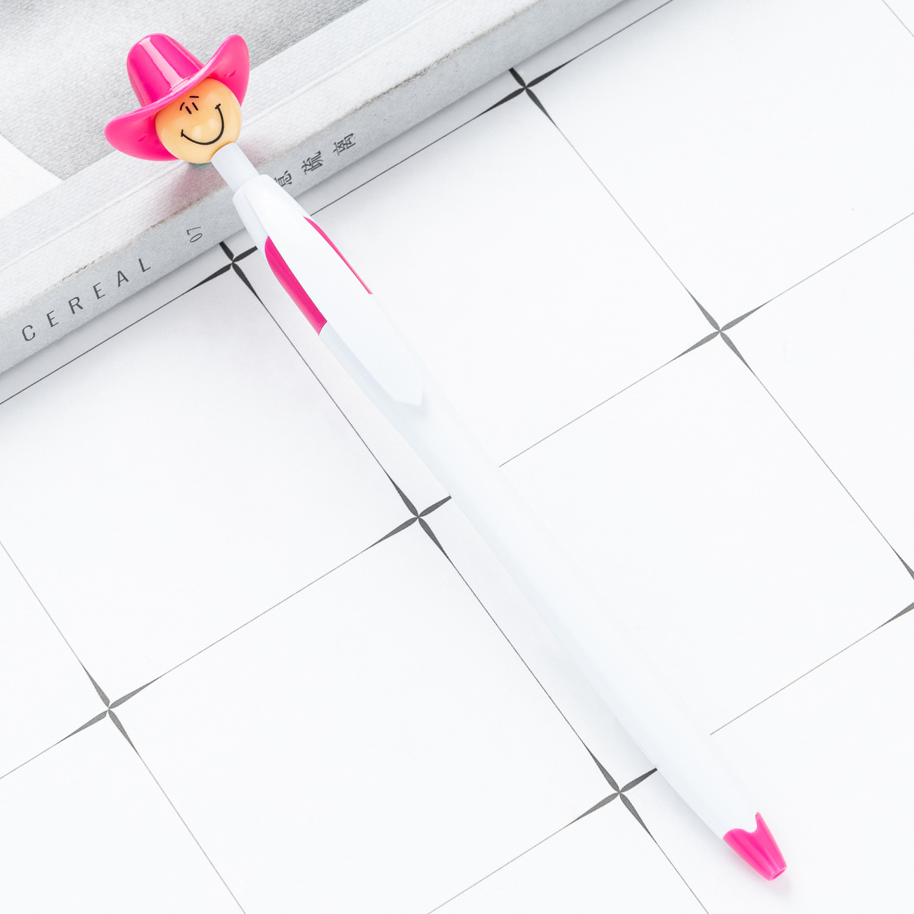 Pequeña calabaza bolígrafo de plástico sombrero de vaquero bolígrafo de juguete se puede imprimir logotipo creativo sonriente plástico bolígrafo al por mayor