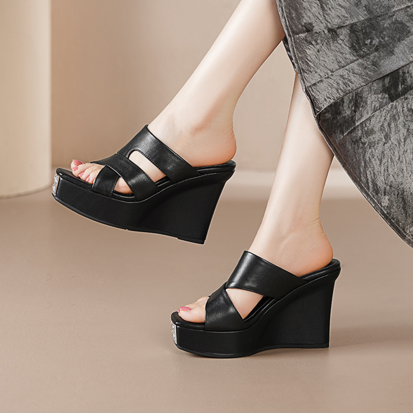 Sandal cao gót nữ hở mũi đế dày da bò gót 12 cm — Lời bài hát: Black (Sheep Flip) chi tiết 1