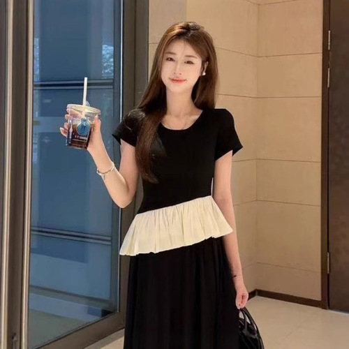 Women's Summer French Stylish Short Sleeve T-Shirt with Black Plaid Design, Fashionable and Versatile, Short-Sleeve Top for Women