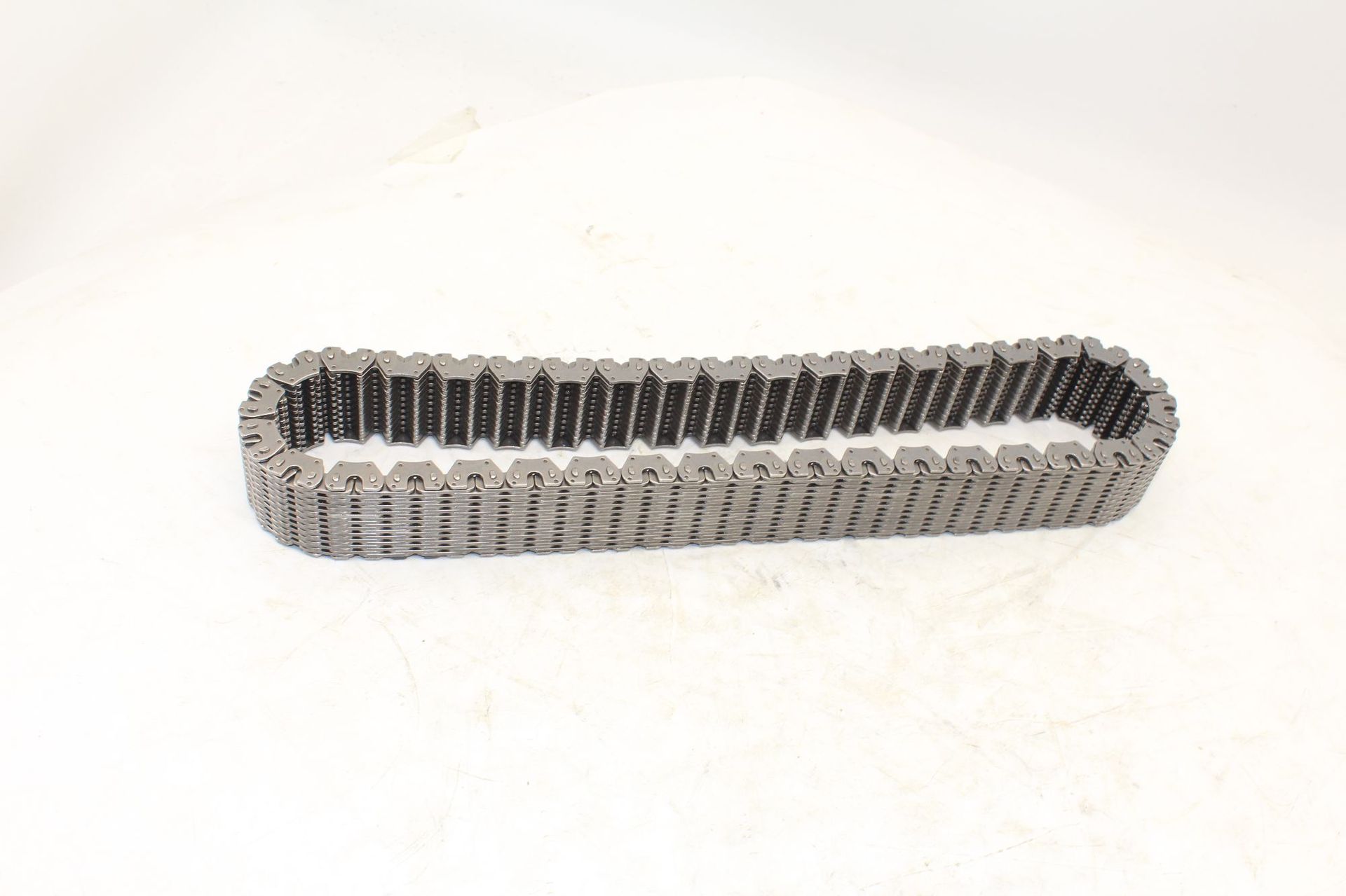 Suitable for Land Rover Evoque chain assembly; automotive engine transmission system parts, directly supplied by the factory