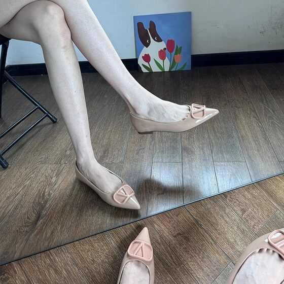 Black French V-button Flat Shoes Women's 2025 Spring and Autumn New Fashion plus size Pointed Shallow Soft Bottom Increased Shoes