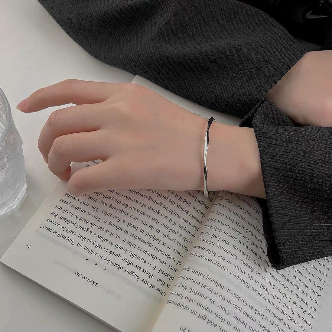 Pulsera Mobius mujer ins estilo frío nicho diseño pulsera simple moda alto sentido novias pulsera