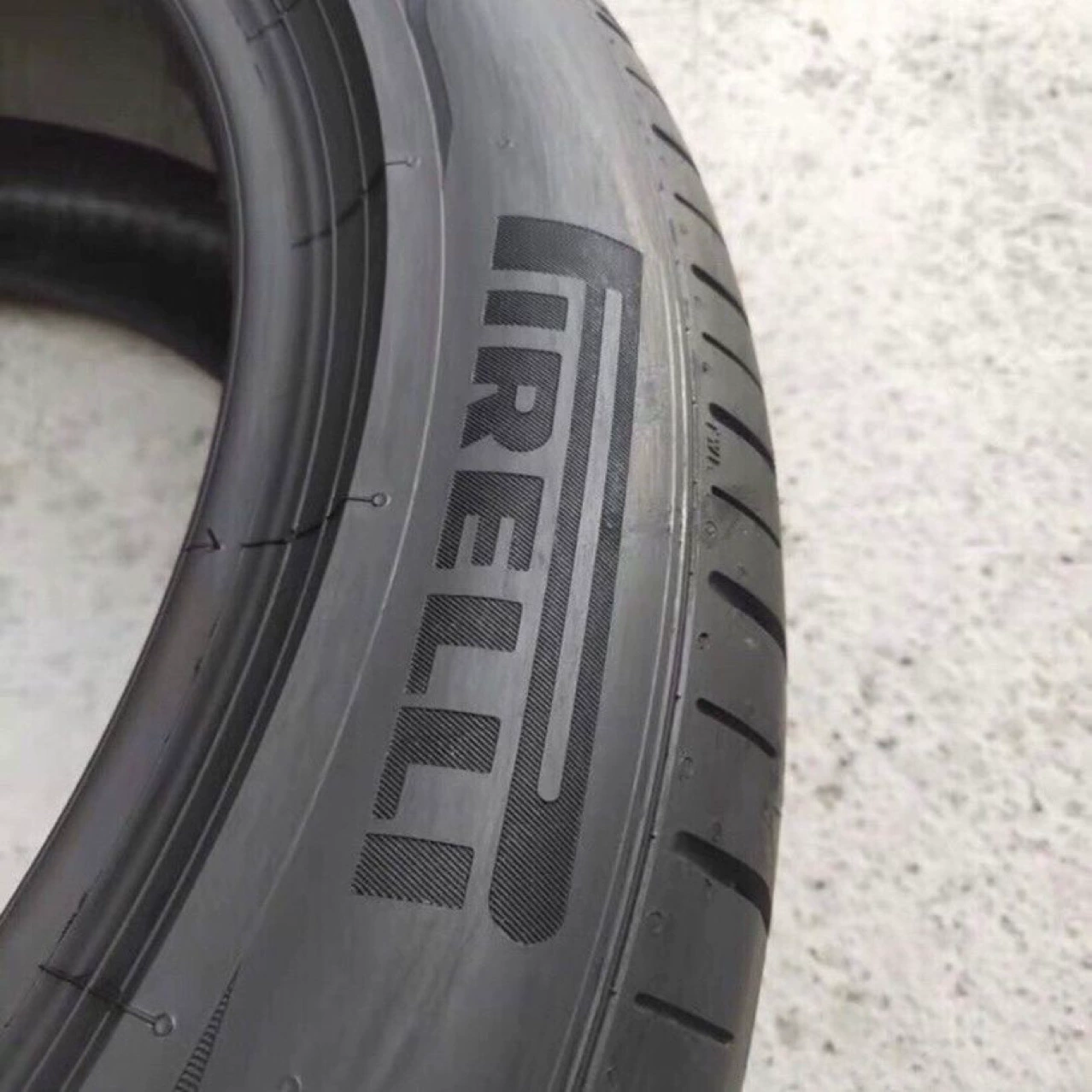 Подержанные шины Pirelli P Zero PZ4 245/45R19 AO NCS Silent Cotton оригинал Audi A6